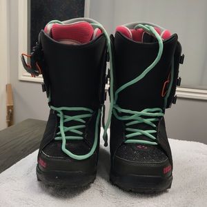 ThirtyTwo Lashed W’s Snowboard Boots Size 6.5